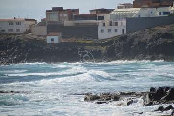 Izado de la bandera azul en Hoya del Pozo (foto TA/Francisco Javier Santana)